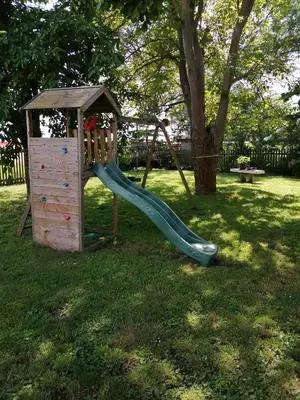 Ein Kinderspielbereich in der Unterkunft Ferienwohnung Moni