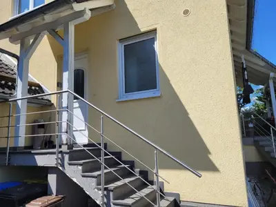 Das Gebäude in dem sich die Ferienwohnung befindet