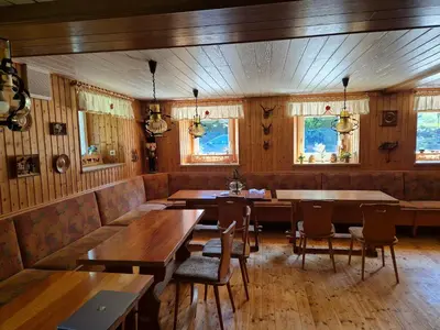 Ein Sitzbereich in der Unterkunft Erbgerichtsgasthof Holzhau