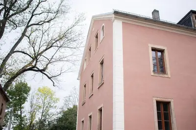 Das Gebäude in dem sich das Hotel befindet