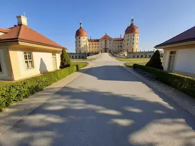 Das Gebäude in dem sich die Ferienwohnung befindet