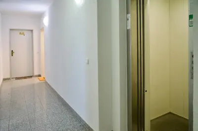 Grundriss der Unterkunft EDLER WOHNRAUM Luxuriöses Apartment mit Balkon, Boxspringbett, Kaffeevollautomat, Lift & Parkplatz