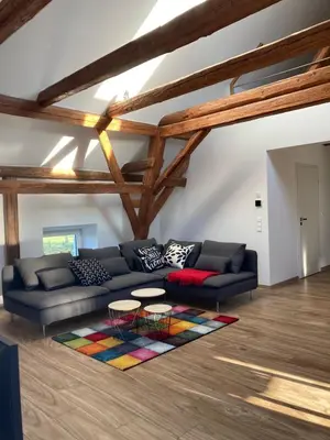 Ein Sitzbereich in der Unterkunft Ferienwohnung Zweinig05