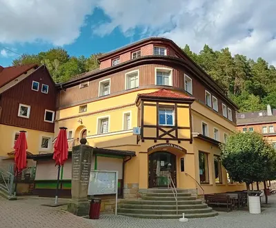 Das Gebäude in dem sich die Ferienwohnung befindet