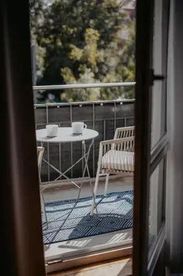 Ein Balkon oder eine Terrasse in der Unterkunft Zentrumsnah, Balkon, 2 Smart TV, schnelles WiFi