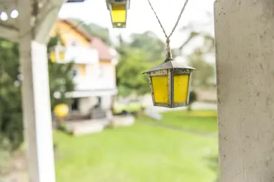 Ein Garten an der Unterkunft Ferienwohnung Casa Casimir mit Elbblick, Balkon und großen Garten