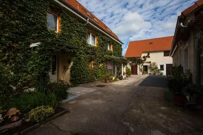 Das Gebäude in dem sich die Ferienwohnung befindet