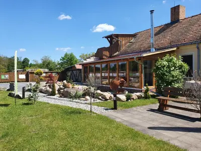 Ein Garten an der Unterkunft Gästehaus am schmalen See UG haftungsbeschränkt