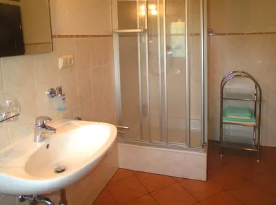 Ein Badezimmer in der Unterkunft Landhaus Sorgenfrei