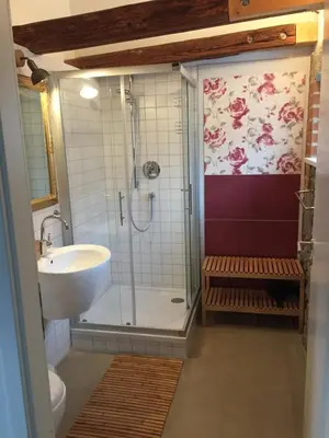 Ein Badezimmer in der Unterkunft Weingut Martin Schwarz