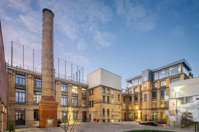 Das Gebäude in dem sich das Hotel befindet