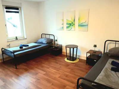 Ein Sitzbereich in der Unterkunft Seyfarthrooms - Monteurwohnung Großröhrsdorf 1 - zentrale Lage, gute Anbindung, voll ausgestattet