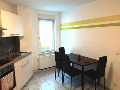 Küche/Küchenzeile in der Unterkunft Seyfarthrooms - Monteurwohnung Großröhrsdorf 1 - zentrale Lage, gute Anbindung, voll ausgestattet