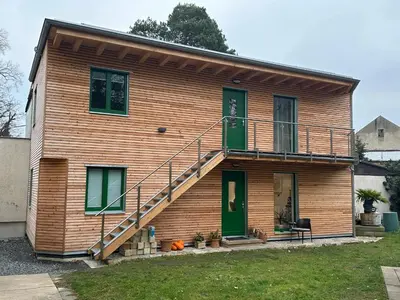 Das Gebäude in dem sich die Ferienwohnung befindet