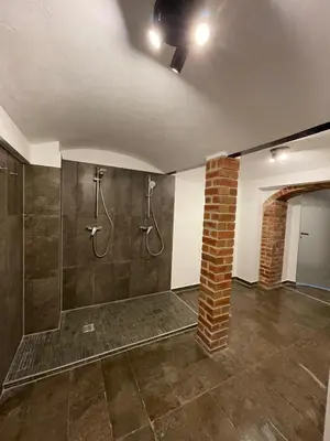 Ein Badezimmer in der Unterkunft Haus Charlottenburg 1, zentrumsnah gelegen, mit Blick auf die Festung