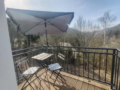 Ein Balkon oder eine Terrasse in der Unterkunft Haus Charlottenburg 1, zentrumsnah gelegen, mit Blick auf die Festung