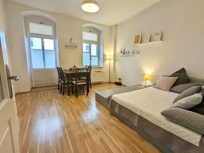 Ein Sitzbereich in der Unterkunft Helles Geräumiges Appartement - 10 Min zur Neustadt - Privatparkplatz