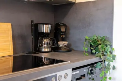 Küche/Küchenzeile in der Unterkunft Pirna City Apartment - 4 Personen, WLAN, Waschmaschine