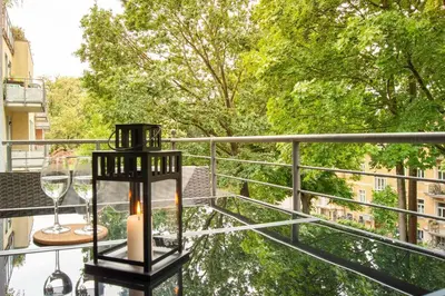 Ein Balkon oder eine Terrasse in der Unterkunft Wohnglück mit Balkon im Preußischen Viertel