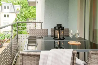 Ein Balkon oder eine Terrasse in der Unterkunft Wohnglück mit Balkon im Preußischen Viertel