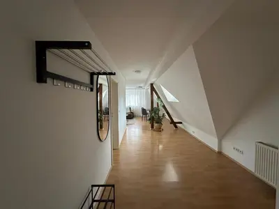 Grundriss der Unterkunft Modernes Familienapartment mit Parkplatz nahe Großer Garten