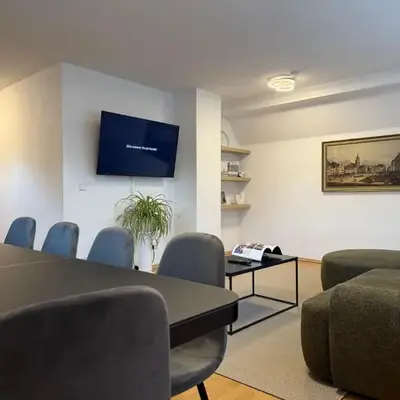 Modernes Familienapartment mit Parkplatz nahe Großer Garten