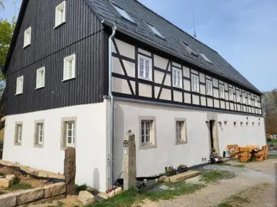 Das Gebäude in dem sich die Ferienwohnung befindet