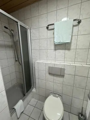 Ein Badezimmer in der Unterkunft Landgasthof zur guten Quelle