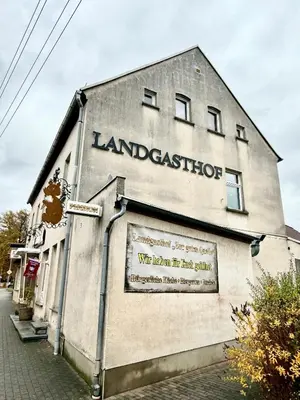 Das Gebäude in dem sich die Pension befindet