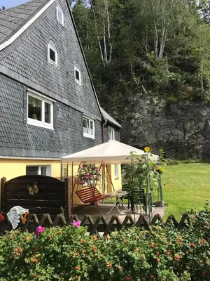 Ein Garten an der Unterkunft Ferienwohnung Peter Müller