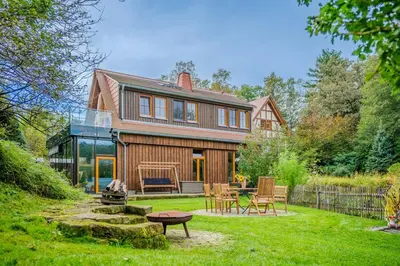 Ein Garten an der Unterkunft Bio Apartments mit Saunabereich im Bio Naturidyll Wiesengrund