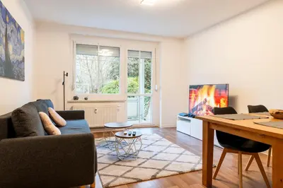Ein Sitzbereich in der Unterkunft Cityapartment mit großem Balkon am Stadtpark- DisneyPlus und 300mbs Internet