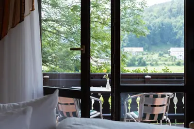 Ein Sitzbereich in der Unterkunft Hotel Elbpromenade
