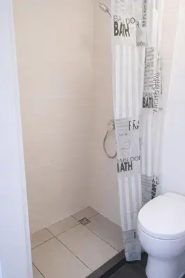 Ein Badezimmer in der Unterkunft Monteurwohnungen in Chemnitz