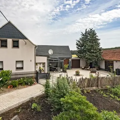 Dreiseitenhof in ruhiger Lage Haus Gottfriede