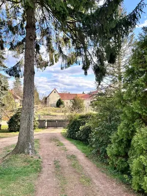 Ein Garten an der Unterkunft Ferienhaus Emma Dresden Hellerau