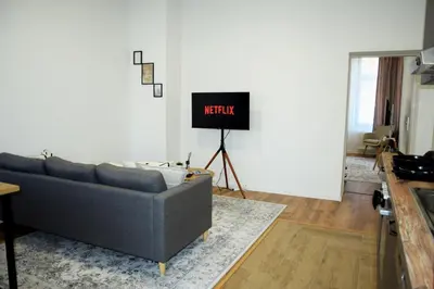 TV/Unterhaltungsangebot in der Unterkunft ASYA HOME Zentral, Balkon, Netflix, Gratis Kaffee und Tee