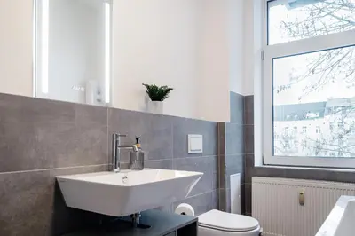 Ein Badezimmer in der Unterkunft schickes Apartment 5 min vom Hbf der Kulturhauptstadt 2025