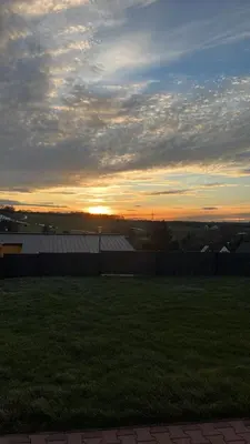 Blick auf den Sonnenuntergang/Sonnenaufgang von der Ferienwohnung aus oder aus der Nähe