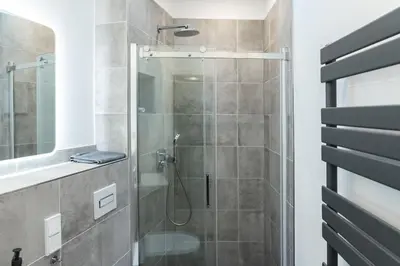 Ein Badezimmer in der Unterkunft Kleines Apartment für 3