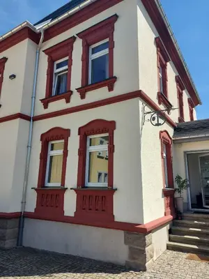 Das Gebäude in dem sich die Pension befindet