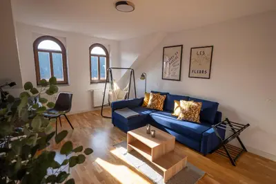 Ein Sitzbereich in der Unterkunft Apartment in Schloßchemnitz l Aufzug l W-Lan l Badewanne