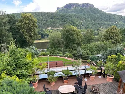 Ein allgemeiner Bergblick oder ein Berglick von der Ferienwohnung aus