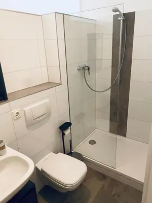 Ein Badezimmer in der Unterkunft Stilvolles City-Apartment Dresden-Cotta mit Balkon