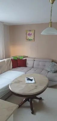 Ein Sitzbereich in der Unterkunft Ferienwohnung Bienchen