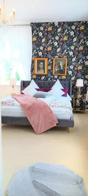 Ein Bett oder Betten in einem Zimmer der Unterkunft VILLA FREIA Dresden - Exklusive Ferienwohnung zum Erholen & Entspannen