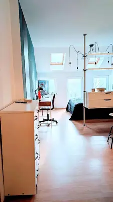 Ein Sitzbereich in der Unterkunft Compact Nordic Nest, WLAN, E Roller, SmartTV, Waschtrockner