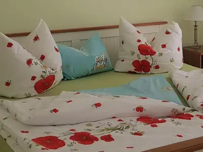 Ein Bett oder Betten in einem Zimmer der Unterkunft above painters studio