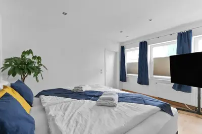 TV/Unterhaltungsangebot in der Unterkunft Hochwertiger ausgestatteter Bungalow für 8 Personen, 3 Schlafzimmer, 2 Parkplätze, WLAN
