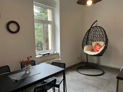 Ein Sitzbereich in der Unterkunft hello&welcome Dresden City-Apartment